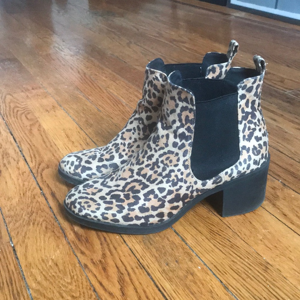 Leopard print ankle boots